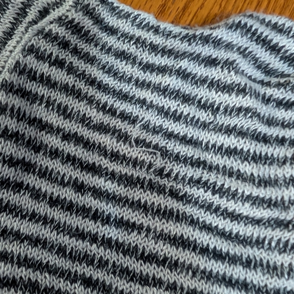 Knit Long Sleeve Striped Top S (T12) - Picture 10 of 13